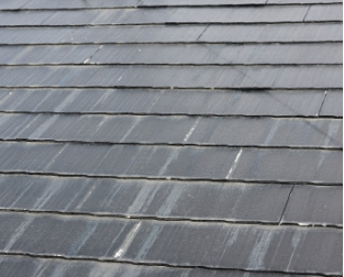 屋根の雨漏り修理 before